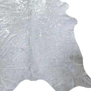 HomeRoots 5' Handmade Cowhide Area Rug - Rustic Elegance for Warmth, Unique Texture, and Style in Any Room Silver Devore 334408