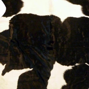 HomeRoots 5' Handmade Cowhide Area Rug - Rustic Elegance for Warmth, Unique Texture, and Style in Any Room Holstein 334409