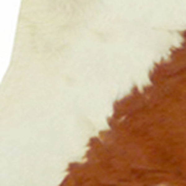 HomeRoots 5' Handmade Cowhide Area Rug - Rustic Elegance for Warmth, Unique Texture, and Style in Any Room Hereford 334410