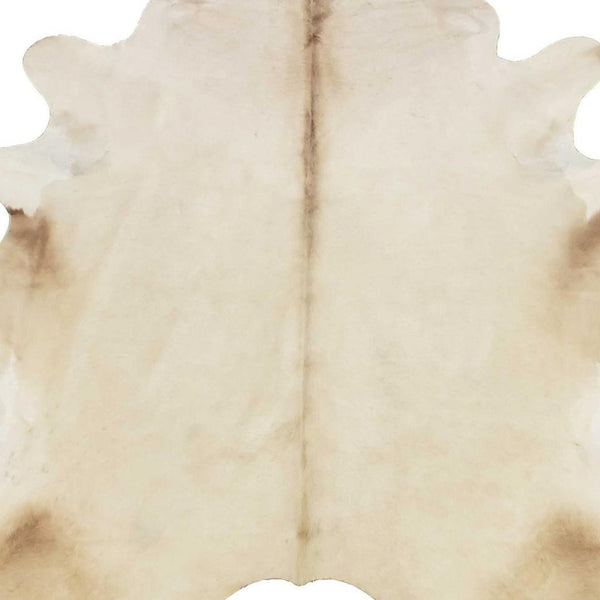 HomeRoots 5' Handmade Cowhide Area Rug - Rustic Elegance for Warmth, Unique Texture, and Style in Any Room Blush 334413
