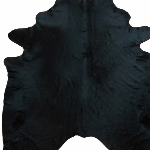 HomeRoots 5' Handmade Cowhide Area Rug - Rustic Elegance for Warmth, Unique Texture, and Style in Any Room Black Dyed 334414