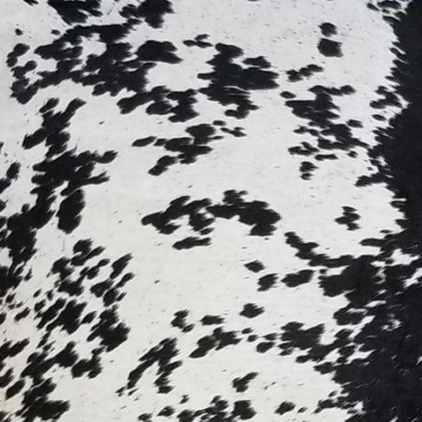 HomeRoots 5' Handmade Cowhide Area Rug - Rustic Elegance for Warmth, Unique Texture, and Style in Any Room Black and White 334415