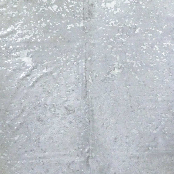 Homeroots 6.5 Ft  Silver Devore Brindled Cowhide Rug Silver Devore Cowhide 334420