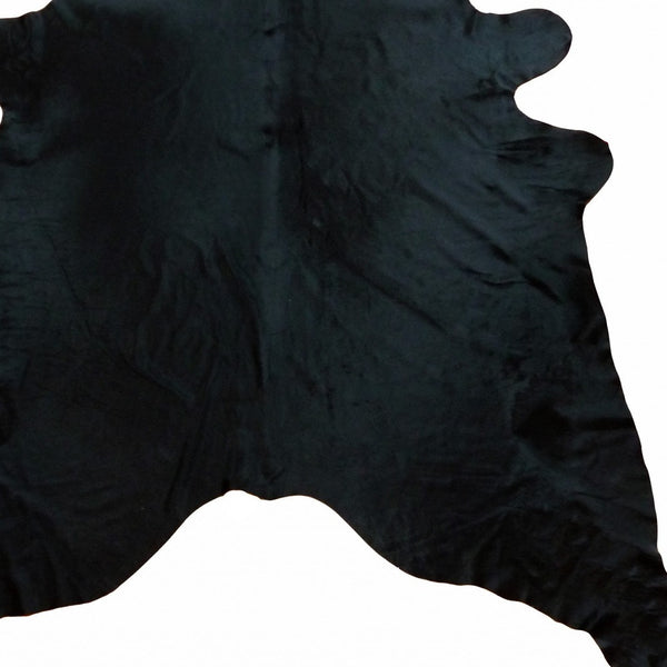 Homeroots 6' X 7' Black Cowhide Handmade Area Rug Natural Cowhide 334422