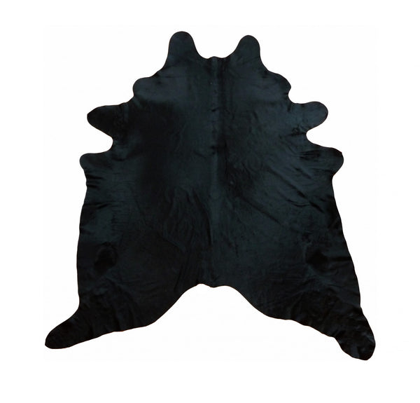 Homeroots 6' X 7' Black Cowhide Handmade Area Rug Natural Cowhide 334422