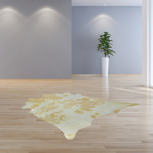 Homeroots 6.5' White And Tan Brazilian Natural Cowhide Area Rug White And Tan Cowhide 334429