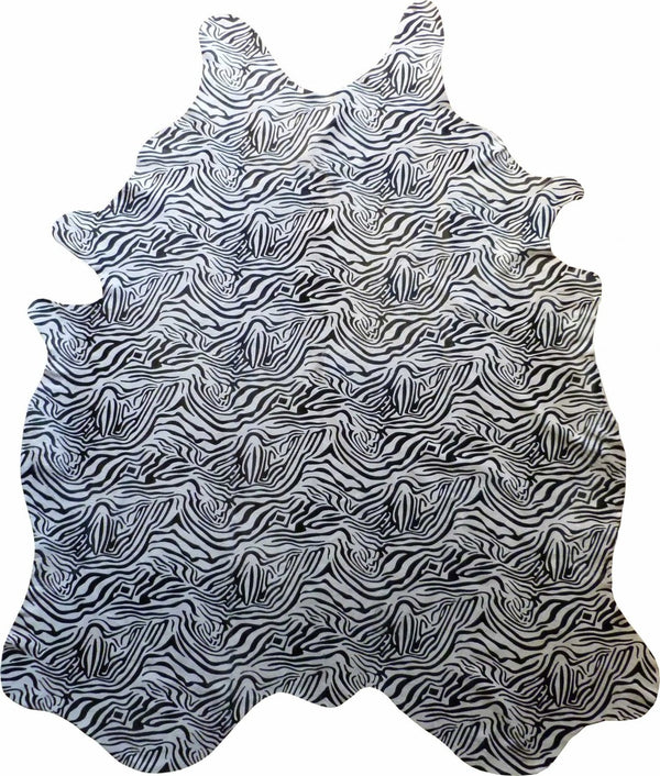 HomeRoots 6' X 7' Red Cowhide Handmade Area Rug - Luxurious Texture, Unique Craftsmanship for Any Space Black and White 334431