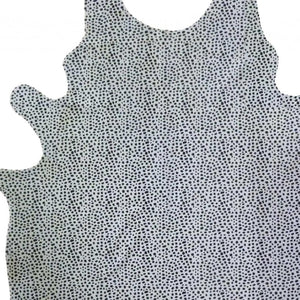 HomeRoots 6' X 7' Red Cowhide Handmade Area Rug - Luxurious Texture, Unique Craftsmanship for Any Space Black and White 334432