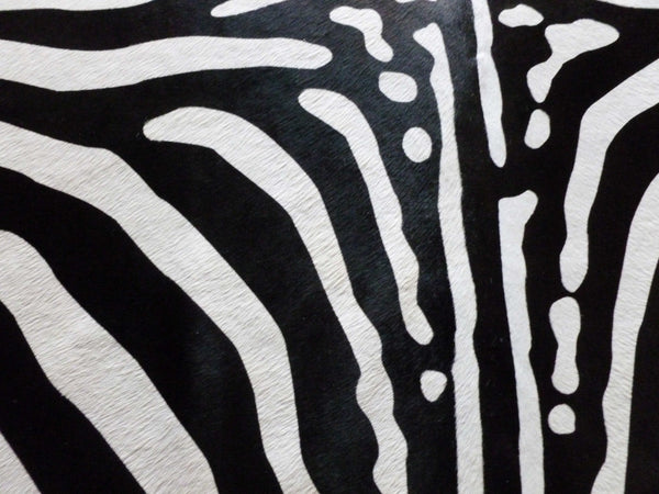 Homeroots 6 Ft Stenciled Reverse Zebra Cowhide Rug Stenciled Reverse Cowhide 334435