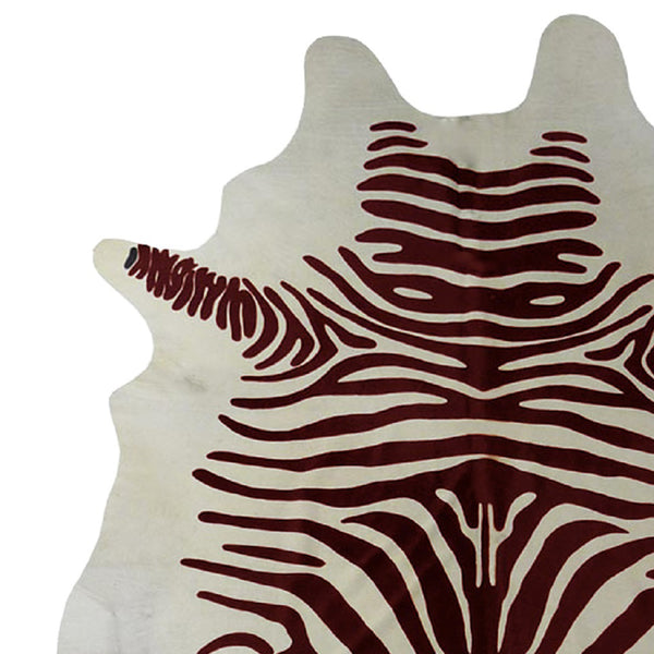 Homeroots 6 Ft Brown And White Stenciled Cowhide Rug Brown And White Cowhide 334437