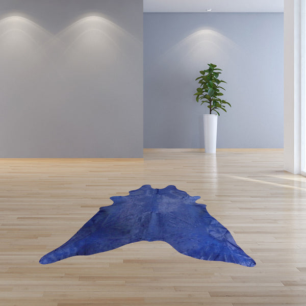 Homeroots 6 Ft Navy Dyed Stenciled Cowhide Rug Navy Dyed Cowhide 334439