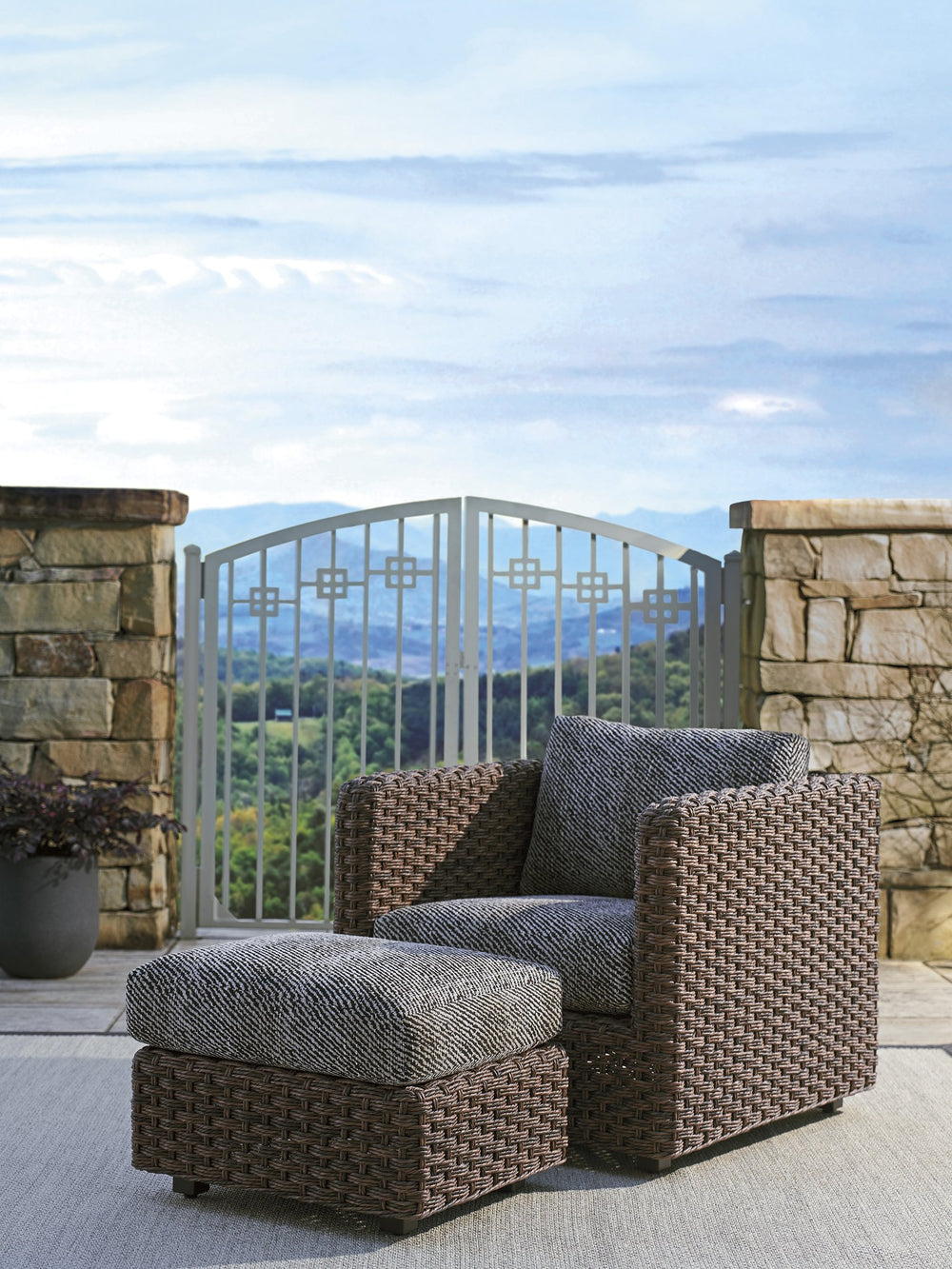 Lexington Tommy Bahama Outdoor 3350-44-40 Ottoman - Artisan-crafted Elegance With All-weather Wicker, Teak Top & Contemporary Design  Wood 3350-44-40