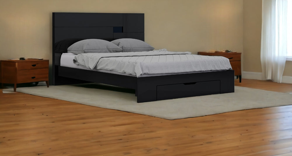 Homeroots Solid Wood King Black Bed Balck Solid Manufactured Wood 343923