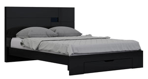 Homeroots Solid Wood King Black Bed Balck Solid Manufactured Wood 343924