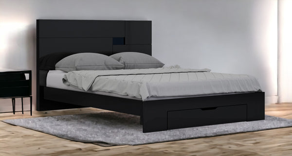 Homeroots Solid Wood King Black Bed Balck Solid Manufactured Wood 343924