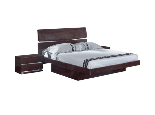 HomeRoots Four Piece Solid Wood Bedroom Set with Mirror - Elegant Brown Finish, Modern Design & Ample Storage 343926