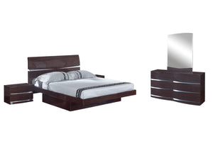 HomeRoots Four Piece Solid Wood Bedroom Set with Mirror - Elegant Brown Finish, Modern Design & Ample Storage 343926