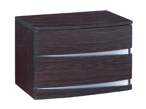 HomeRoots Four Piece Solid Wood Bedroom Set with Mirror - Elegant Brown Finish, Modern Design & Ample Storage 343926