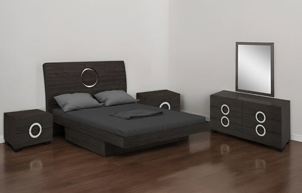 HomeRoots Four Piece Gray Solid Wood Bedroom Set - Modern Design with Mirror, Ample Storage & Durability 343929