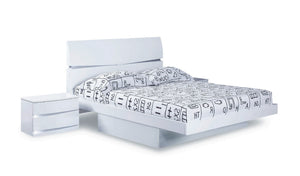 Homeroots 80'" X 60'"  X 42.5'" Modern Queen White High Gloss Bed White Solid Manufactured Wood 343938