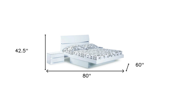 Homeroots 80'" X 60'"  X 42.5'" Modern Queen White High Gloss Bed White Solid Manufactured Wood 343938