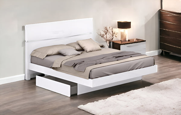 Homeroots 80'" X 60'"  X 42.5'" Modern Queen White High Gloss Bed White Solid Manufactured Wood 343938