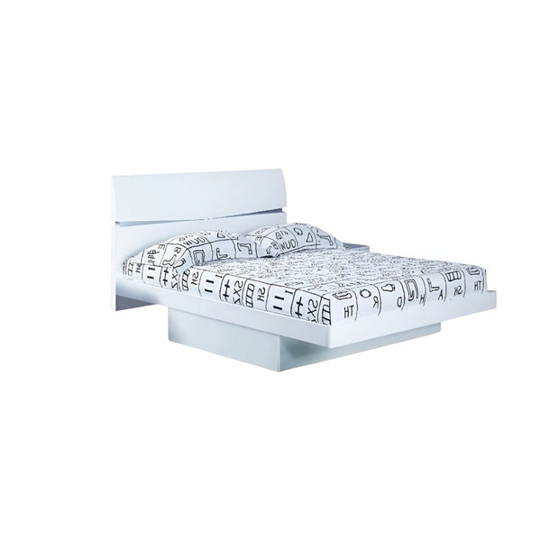 HomeRoots Four Piece White Bedroom Set with Mirror - Modern Solid & Manufactured Wood for Stylish Storage 343943