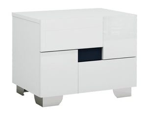 HomeRoots Four Piece White Solid Wood Bedroom Set - Modern Design with Mirror for a Stylish, Durable Retreat 343980