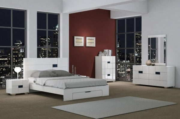 HomeRoots Four Piece White Solid Wood Bedroom Set - Modern Design with Mirror for a Stylish, Durable Retreat 343980