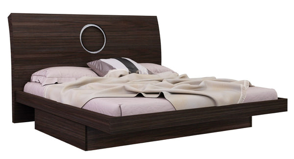 HomeRoots Four-Piece Solid Wood Bedroom Set with Mirror – Modern Brown Finish for Timeless Style & Storage 343983