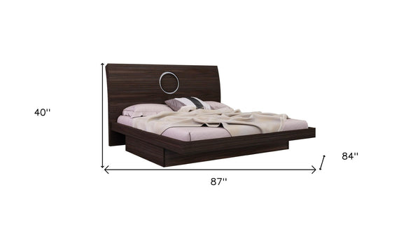 HomeRoots Four-Piece Solid Wood Bedroom Set with Mirror – Modern Brown Finish for Timeless Style & Storage 343983