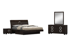 HomeRoots Four-Piece Solid Wood Bedroom Set with Mirror – Modern Brown Finish for Timeless Style & Storage 343983