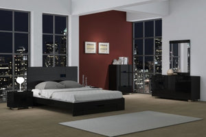 HomeRoots Four Piece Black Solid Wood Bedroom Set – Modern Design with Mirror, Storage & Style for Your Home 343987