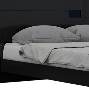 HomeRoots Four Piece Black Solid Wood Bedroom Set – Stylish Modern Design with Dresser, Mirror & Storage Solutions 343990