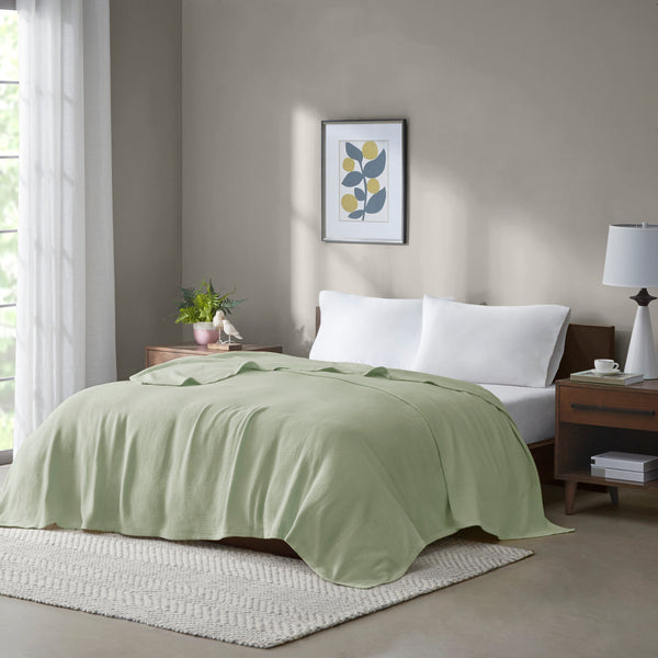 English Elm 1 Lightweight Down Alternative Twin Blanket with Satin Trim, Microfiber Cover, 13oz Filling, Quilted Green 15.75 L x 12.2 W x 3.94 H B035P319593