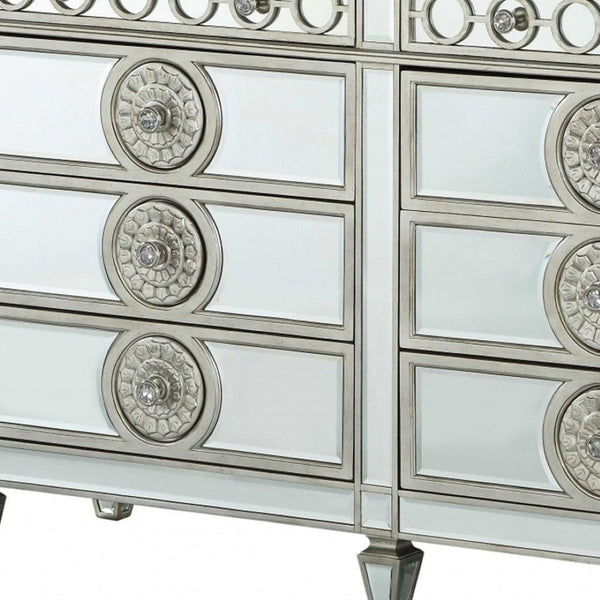 HomeRoots 20" Elegant Solid Wood Six Drawer Double Dresser for Ample Storage and Stylish Bedroom Decor Gray 347079
