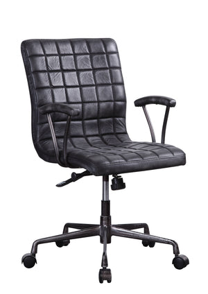 Homeroots 24" X 25" X 36" Vintage Black Top Grain Leather Aluminum Metal Upholstered (Seat) Casters Engineered Wood Executive Office Chair   347518