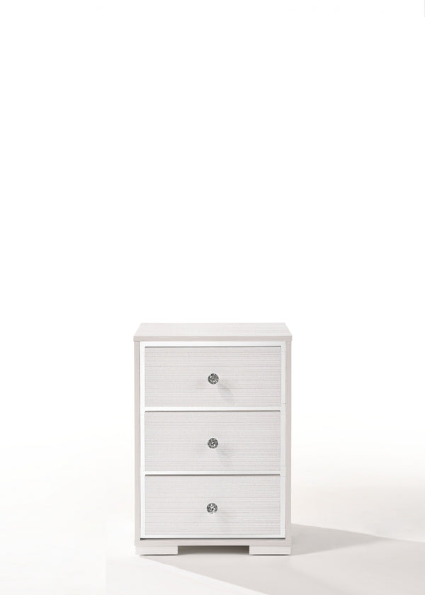 Homeroots 15" X 18" X 25" Cream Wood Veneer (Paper) Nightstand   347548