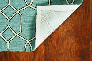 HomeRoots 7' Vibrant Green Moroccan Indoor Outdoor Area Rug - Durable, Stylish Quatrefoil Design for Any Space 7' x 10' 349806