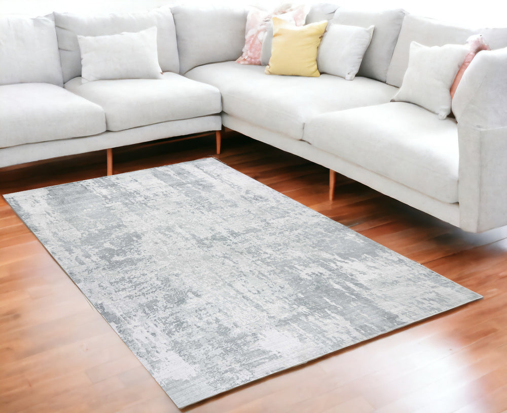 Homeroots 5' X 7'  Viscose Dew Area Rug  Viscose 350032