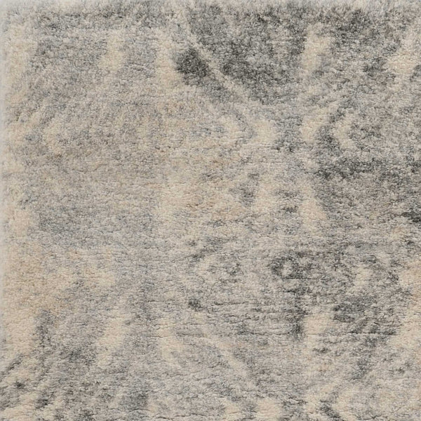 HomeRoots 9' Gray and Ivory Diamond Area Rug - Stylish Comfort for Modern Living Rooms and High-Traffic Areas 9' X 13' 350106