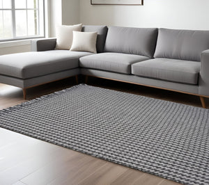 HomeRoots 8' Hand-Woven Wool Houndstooth Area Rug in Gray & Light Gray with Timeless Fringe for Stylish Decor 8' X 10' 350145