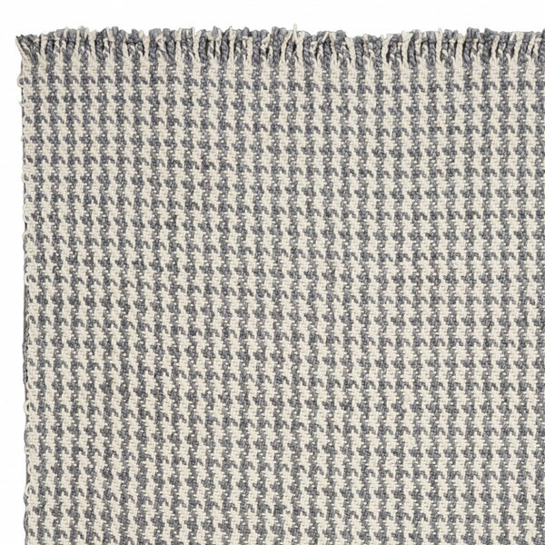 HomeRoots 7' Gray and Ivory Wool Hand Woven Area Rug – Unique Artisan Craftsmanship for Timeless Elegance 7' X 9' 350146
