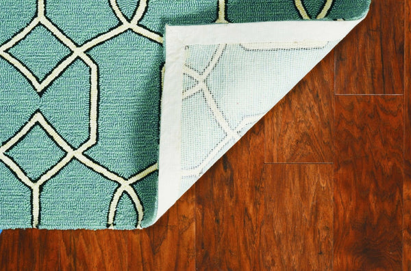 HomeRoots 7' Vibrant Green Moroccan Indoor Outdoor Area Rug - Durable, Stylish Quatrefoil Design for Any Space 8' x 11' 350180