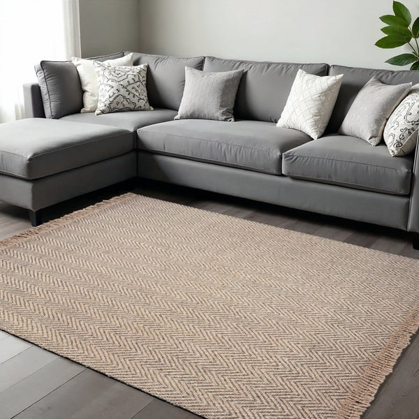 HomeRoots 9' Hand Woven Beige and Gray Wool Chevron Area Rug with Fringed Edges for Timeless Home Style 9' X 12' 350266