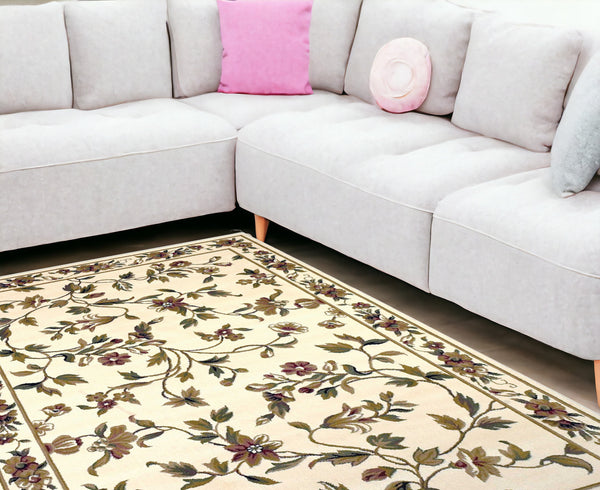 Homeroots 10' X 13' Ivory Machine Woven Floral Vines Indoor Area Rug  Polypropylene 350470