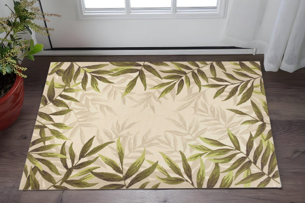 HomeRoots 5' Hand-Tufted Wool Area Rug with Elegant Ivory and Green Botanical Design for Cozy Interiors 3' X 5' 352452