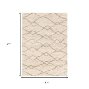 HomeRoots 5' Elegant Ivory and Gray Chain Area Rug - Durable, Stain-Resistant Design for Modern Spaces 5' X 8' 352488
