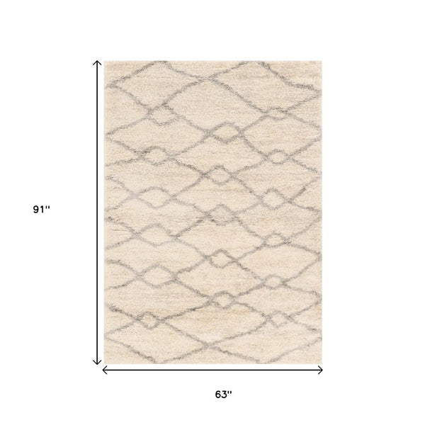 HomeRoots 5' Elegant Ivory and Gray Chain Area Rug - Durable, Stain-Resistant Design for Modern Spaces 5' X 8' 352488