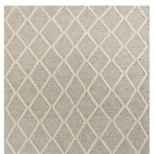 Homeroots 3' X 5' Grey Braided Diamonds Wool Indoor Area Rug  Wool 352537
